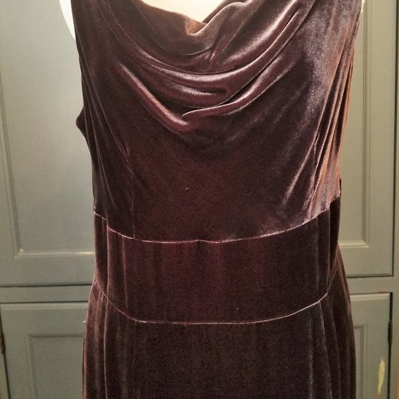 Ann Taylor Loft Velvet Dress Size 12 Never Worn! - Picture 2 of 9